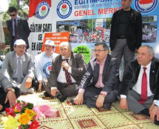 Memurlar meydanlara indi!