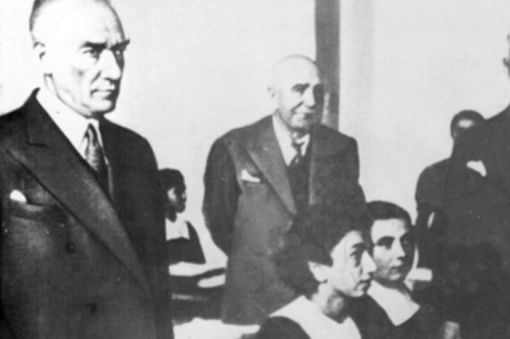 ATATÜRK, HASTA OLMASINA RAĞMEN HATAY'A, MERSİN'E, ADANA'YA TATBİKATA GİTTİ, BİRLİK DENETLEDİ!
