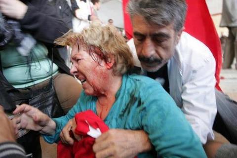 Cumhuriyet bayramına karşı, demokrasiyle ters düşen hareketler.