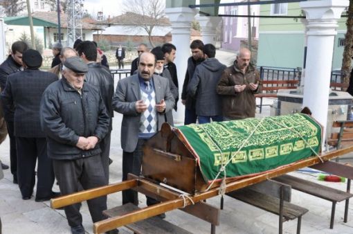 İntihar Eden Astsubay Toprağa Verildi