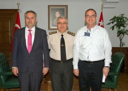 Genelkurmay II.Bşk.Org. GÜLER, Çaycı Örneği Vererek, Statüyü İzah Ettiği Meslek Mensuplarıyla Görüşmüş !