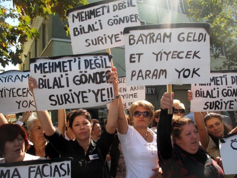 Başörtüsüne, savaşa ve zamlara tepki