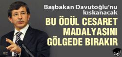 DAVUTOĞLU'NUN ALDIĞI BU ÖDÜL CESARET MADALYASINI GÖLGEDE BIRAKIR