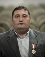 Evini şehit ailesine bağışlayan Dal'a "Şeref Madalyası"