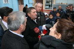 Şehidin Eşine Ev Bağışlayan Ali Dal'a Bir Plaket de Emekli Astsubaylardan