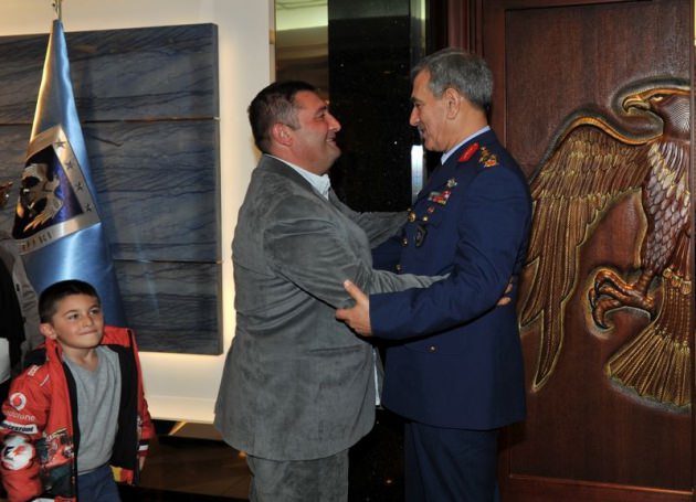 Şehit ailesine evini veren Ali Dal, Genelkurmay'da