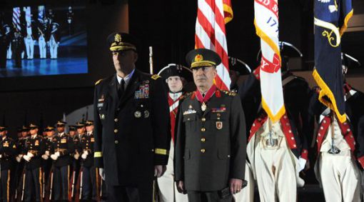 ABD Kara Kuvvetleri Komutanı Odierno’dan Orgeneral Hulusi Akar’a ödül