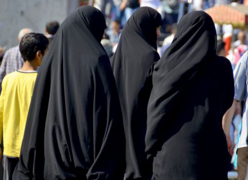 Tacikistan’da hükümet 13 bin kişinin sakalını kesti