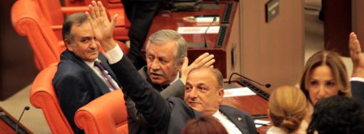CHP'nin 'Terör Soruşturulsun' Önergesi AKP ve MHP Oylarıyla Reddedildi