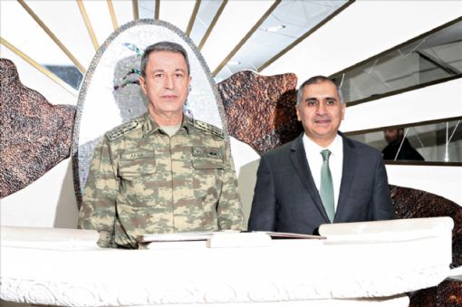 Genelkurmay Başkanı Org.Hulusi Akar'ın Yeni Kamuflajı: Rütbe Göğüste