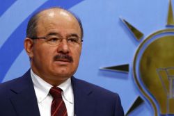 Hüseyin Çelik, Erdoğan muhaliflerinin gazetesini tebrik etti