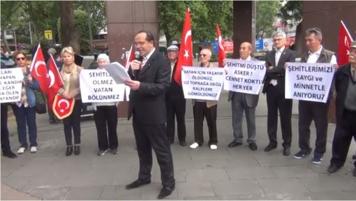 Emekli astsubaylar şehitler ve özlük hakları için İstanbul'da eylem yaptı