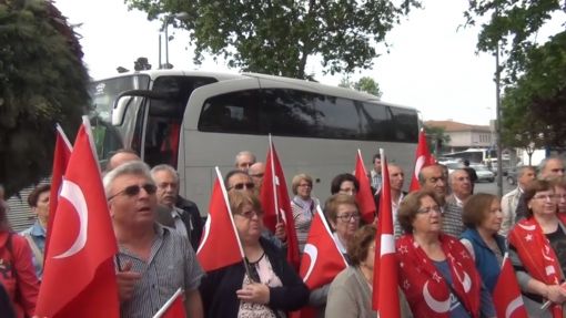 Emekli astsubaylar şehitler ve özlük hakları için İstanbul'da eylem yaptı