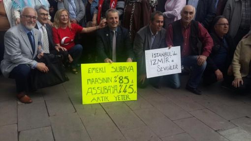 Emekli astsubaylar şehitler ve özlük hakları için İstanbul'da eylem yaptı