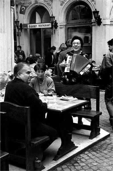 Eski adı “PERA” olan Beyoğlu’nda şöyle bir gezinelim