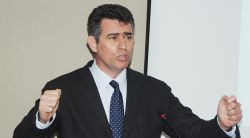 Feyzioğlu: Rus uçağını düşüren pilot öldürülecek. Pilotumuzun canı, devletin namusudur