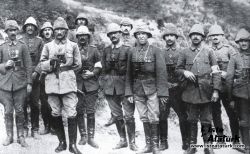 Atatürk, İngiltere'nin gelmiş geçmiş en büyük düşmanlarından biri seçildi.