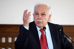 Erdoğan'ın eski danışmanlarından Cüneyt Zapsu'nun adının da geçtiği ticari bir işin konuşulduğunu öne süren Perinçek